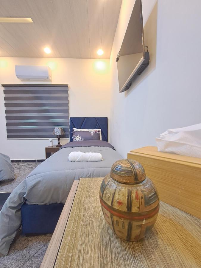 Cardostudio Hotel Jarash Exterior photo